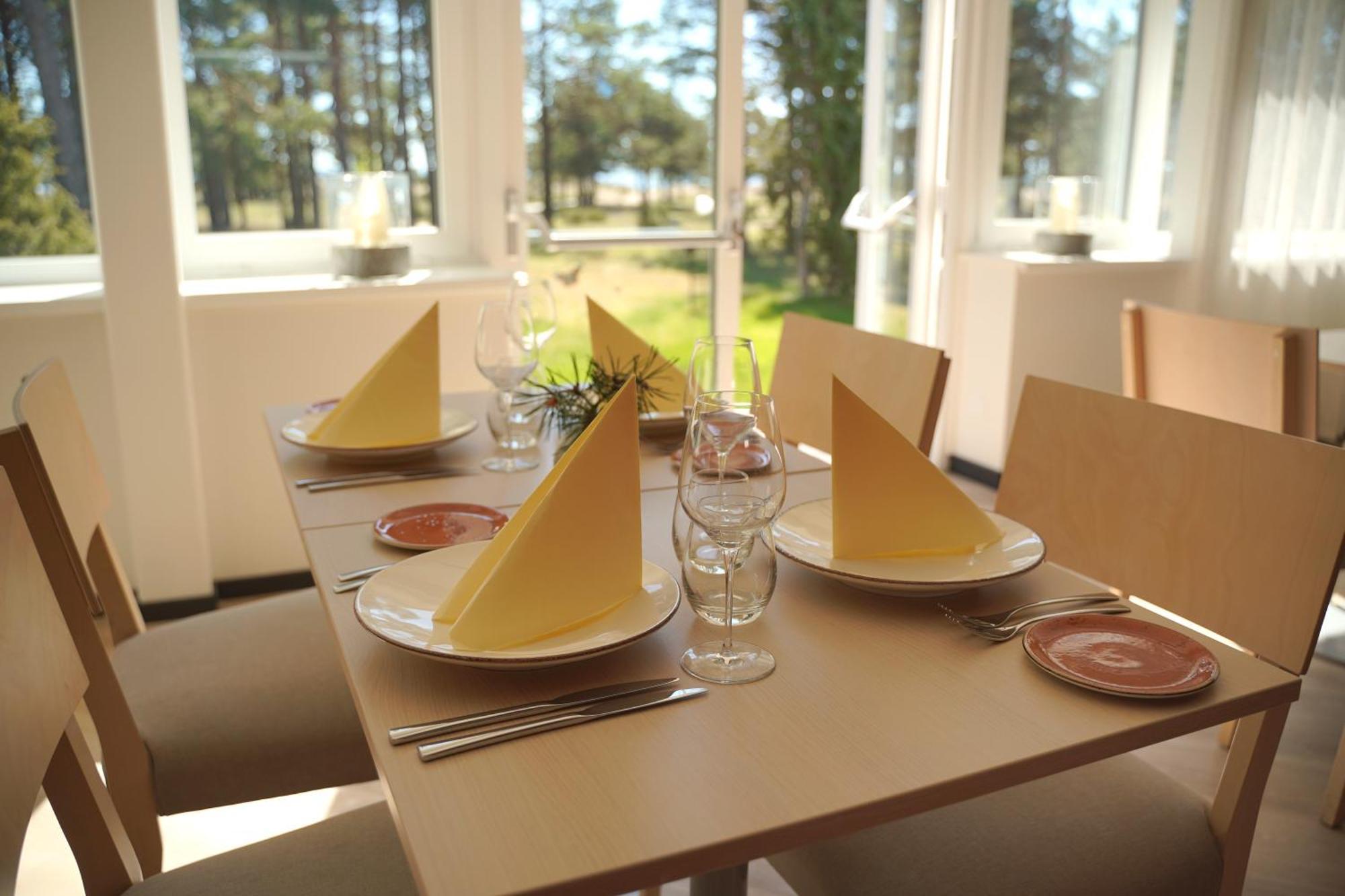 Saaremaa Rannahotell ' Beach Hotel Mandjala Exterior photo