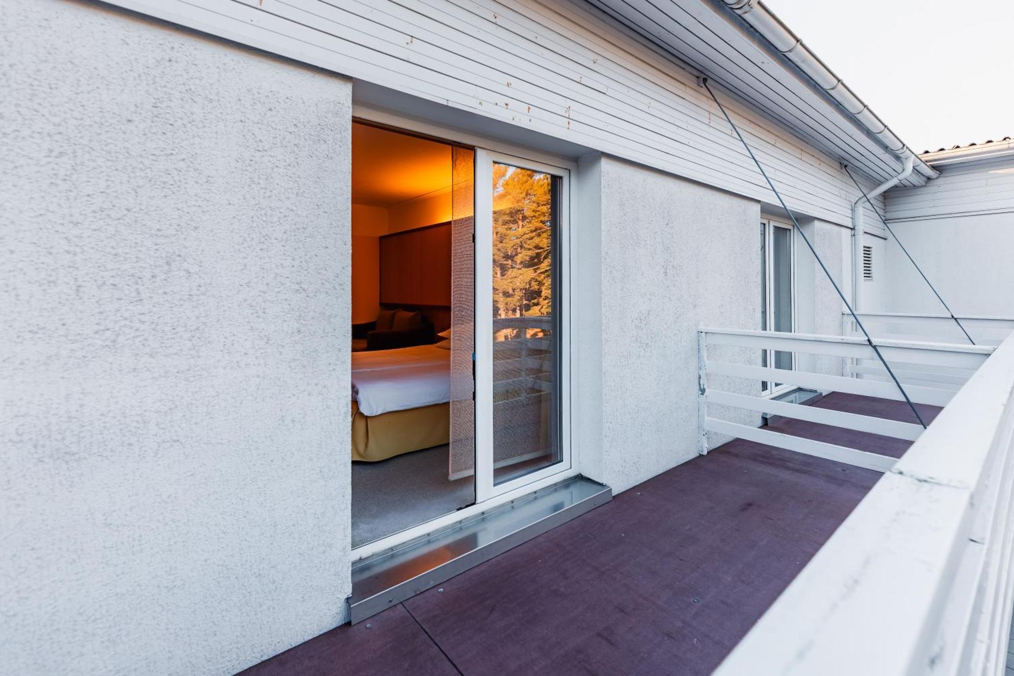 Saaremaa Rannahotell ' Beach Hotel Mandjala Exterior photo